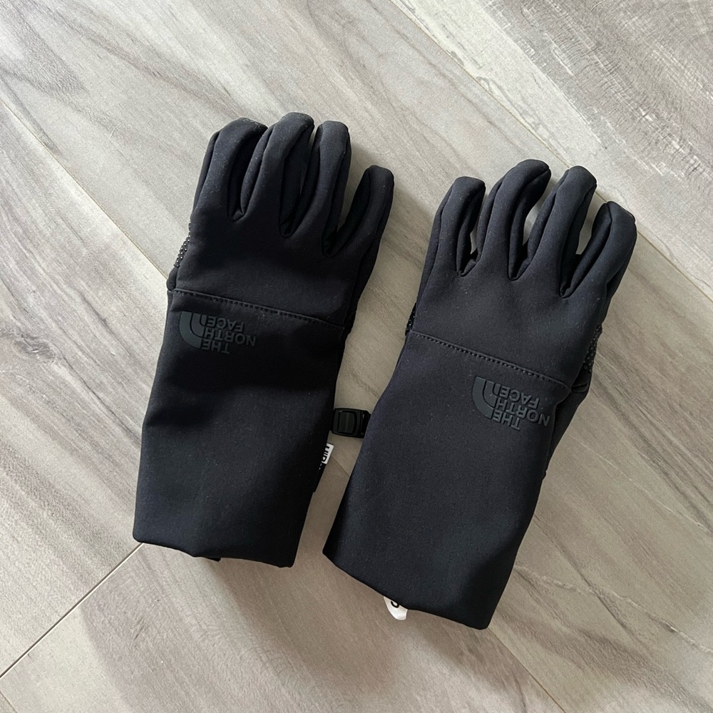 Women’s north face gloves